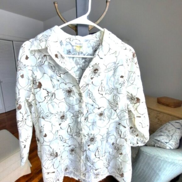 TanJay blouse, embroidered in white with floral print in brown on white - Picture 2 of 8
